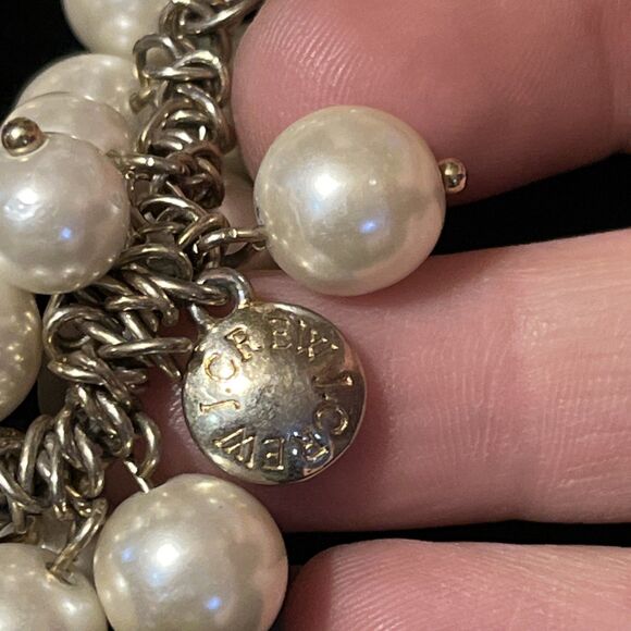 J. Crew Chunky Acrylic Faux Pearl White Cluster Stretch Elastic Bracelet 7” - Picture 3 of 3